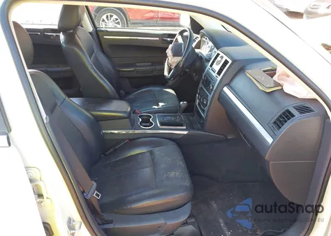 2010 Chrysler 300 Touring/Signature Series/Executive Series from USA, damaged, VIN 2C3CA5CVXAH241628